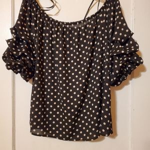 Black off shoulder pok a dot blouse sz 3X